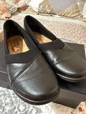 Clarks Cora Black Slip-On Leather Comfort Flats